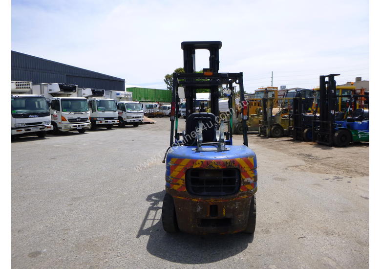 caption Mitsubishi FG35AT 3.5 Tonne LPG Forklift
