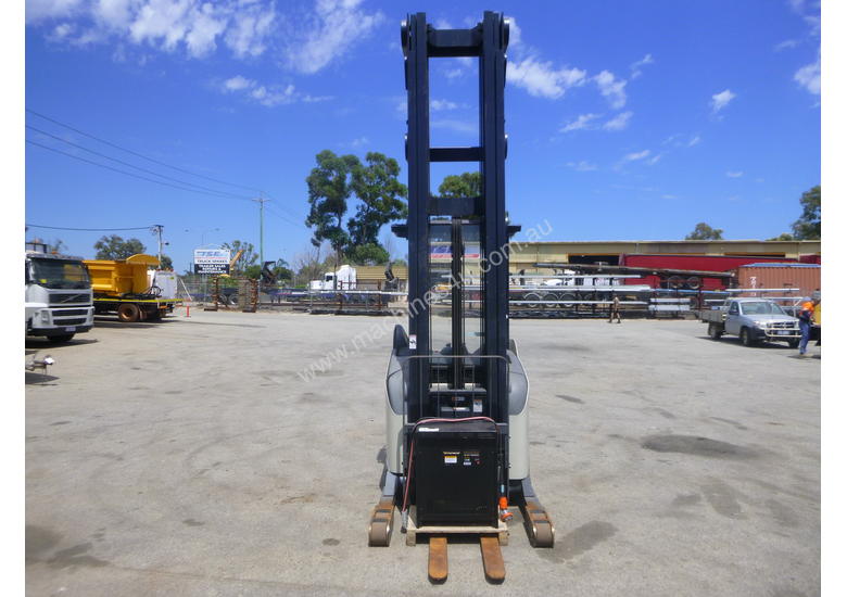 caption Crown 5700 Series 1.3 Tonne Electric Forklift with Charger