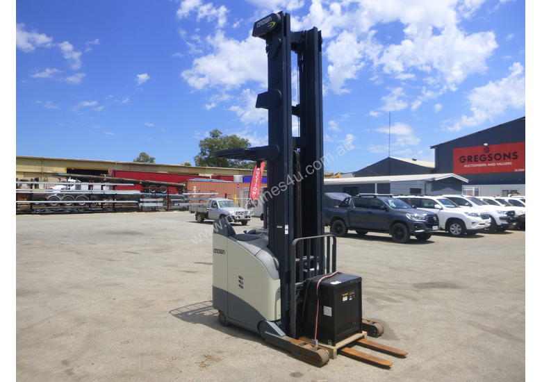 caption Crown 5700 Series 1.3 Tonne Electric Forklift with Charger
