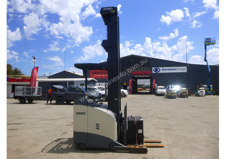 caption Crown 5700 Series 1.3 Tonne Electric Forklift with Charger