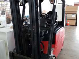 Linde E20PH Electric Forklift - picture2' - Click to enlarge