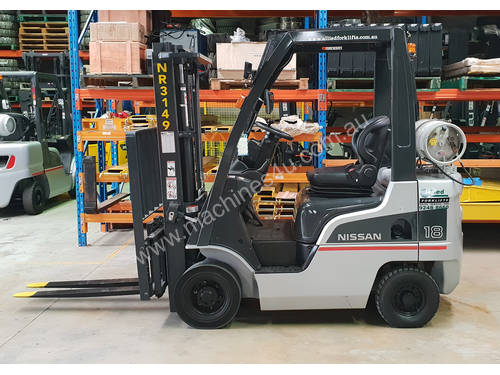 Nissan 1800kg LPG Forklift with 3000mm Two Stage Mast