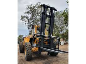 Lift King LK20C, 13Ton (5.3m Lift) 4WD All-Terrain, 4W Steer Diesel Container Handler - picture2' - Click to enlarge