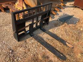 2009 Caterpillar Skid Steer Forks  - picture2' - Click to enlarge