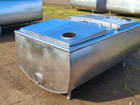 1,180lt STAINLESS STEEL TANK, MILK VAT - picture0' - Click to enlarge