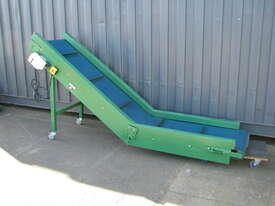 Cleated Incline Motorised Belt Conveyor - 2.6m long - picture0' - Click to enlarge