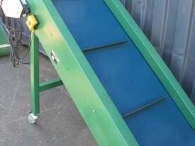 Cleated Incline Motorised Belt Conveyor - 2.6m long - picture1' - Click to enlarge