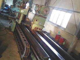 1997 Hankook KMIII 2000mm x 10000mm Heavy Duty Lathe - picture2' - Click to enlarge