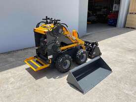 	HYSOON HY380 MINI LOADER STANDARD + 4IN1 BUCKET - TWIN LEVER CONTROL CHEVRON TYRE - picture1' - Click to enlarge