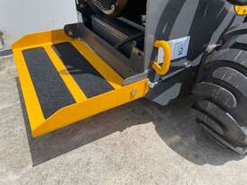 	HYSOON HY380 MINI LOADER STANDARD + 4IN1 BUCKET - TWIN LEVER CONTROL CHEVRON TYRE - picture2' - Click to enlarge