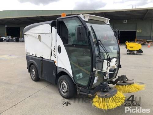 2013 MacDonald Johnston CN 101 Road Sweeper