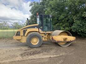 Caterpillar CS563E Smooth Drum Vibrating Roller  - picture0' - Click to enlarge