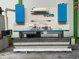 CNC Hydraulic Pressbrake 4000 x 220 Ton - picture0' - Click to enlarge