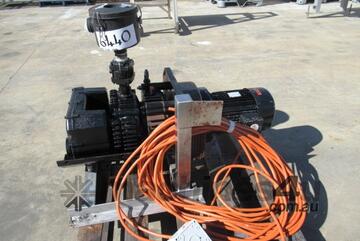 Oil Sealed Rotary Vacuum Pump, IN/OUT: 32mm Dia, 140m3/hr