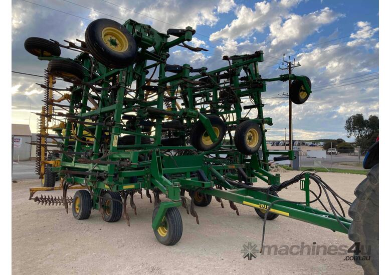 Used John Deere 1910 Air Seeder in , - Listed on Machines4u