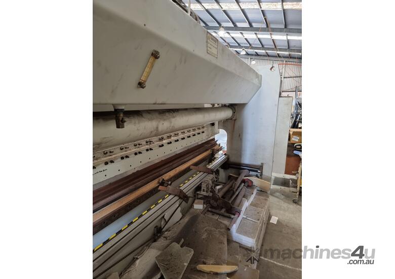 Used 2005 YSD PPT 100/40 4m 100ton Press Brake Hydraulic Press Brake in
