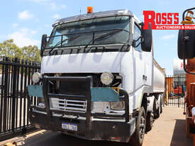 VOLVO FH12 460 TIPPER - picture0' - Click to enlarge