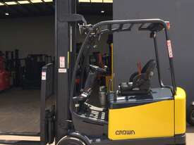 Crown FC4500 2.5 Ton 6.5 Metre Lift Cushion Tyres Compact Electric Forklift - Fully Refurbished - picture2' - Click to enlarge