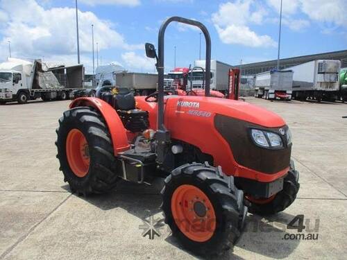 Kubota M8540N