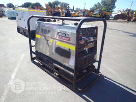 LINCOLN ELECTRIC AIR VANTAGE 500 WELDER GENERATOR - picture0' - Click to enlarge