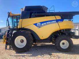 New Holland CR9090 Header & 41ft Midwest - picture2' - Click to enlarge