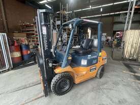 2.5 Tonne Container Mast Toyota Forklift For Sale - picture2' - Click to enlarge