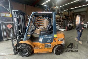 2.5 Tonne Container Mast Toyota Forklift For Sale