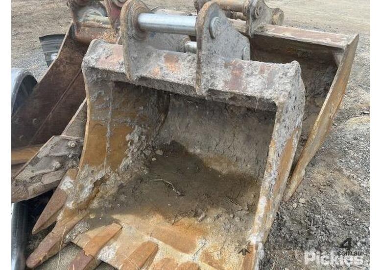 Used Doosan Digging Bucket With Teeth Excavator Bucket in , Listed on