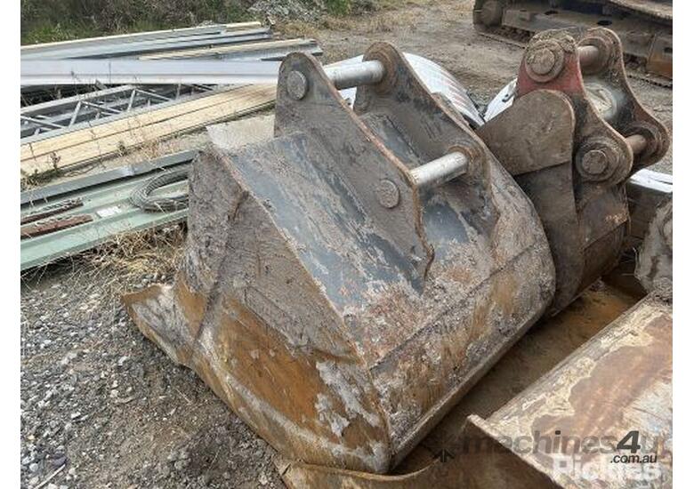 Used Doosan Digging Bucket With Teeth Excavator Bucket in , Listed on
