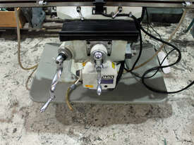 First CL1-1/2VS Turret Milling Machine - picture2' - Click to enlarge