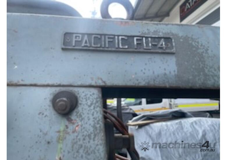 caption Pacific No 3 Universal Milling Machine – High Capacity & Precision