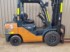 Toyota 3.5 Tonne LPG Forklift with Container Mast - picture0' - Click to enlarge