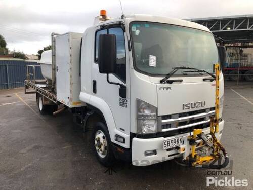 2015 Isuzu FRR600 MWB