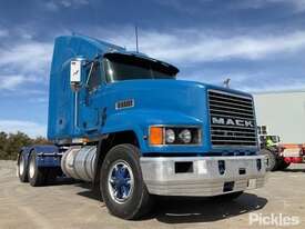 1996 Mack CLR - picture0' - Click to enlarge