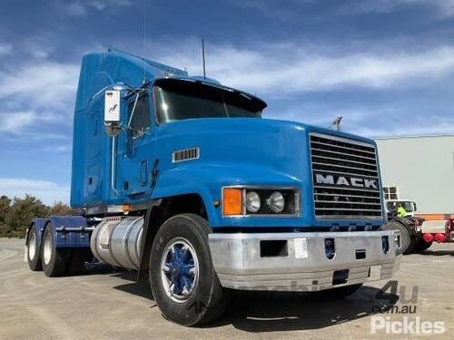 1996 Mack CLR