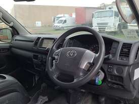 Toyota Hiace KDH - picture2' - Click to enlarge