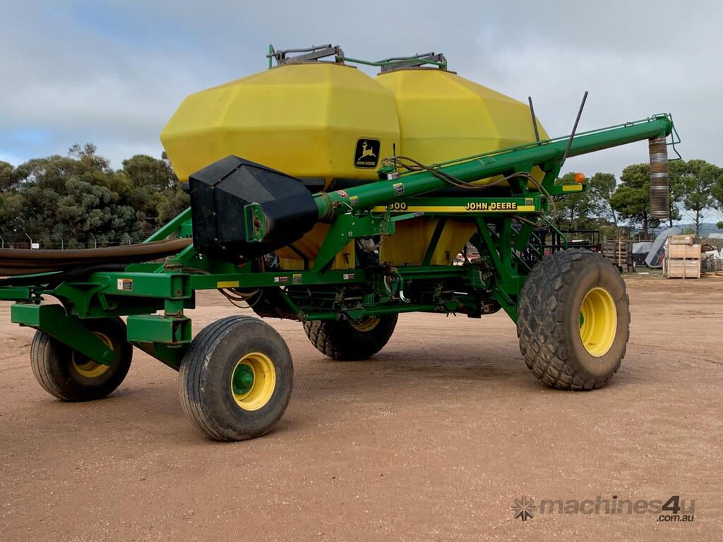 Used 2000 John Deere John Deere 1820 45ft Bar 1900 Air Cart Air Seeder