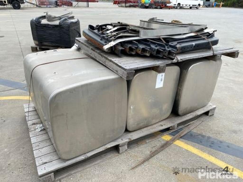 Used Hilton MFG Pty Ltd Truck Fuel Tank Lot Of 3 Unknown Capacity Tank