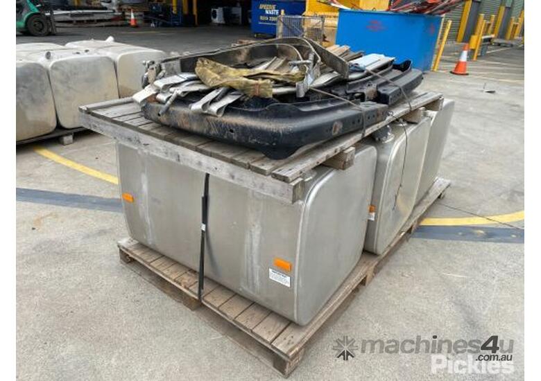 Used Hilton MFG Pty Ltd Truck Fuel Tank Lot Of 3 Unknown Capacity Tank