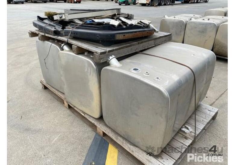 Used Hilton MFG Pty Ltd Truck Fuel Tank Lot Of 3 Unknown Capacity Tank