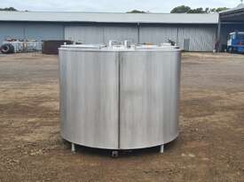 STAINLESS STEEL TANK, MILK VAT 2800lt - picture2' - Click to enlarge