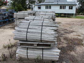 Used Hardwood Tomato Stakes 1200mm - picture2' - Click to enlarge