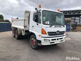 2003 Hino FM1J - picture0' - Click to enlarge