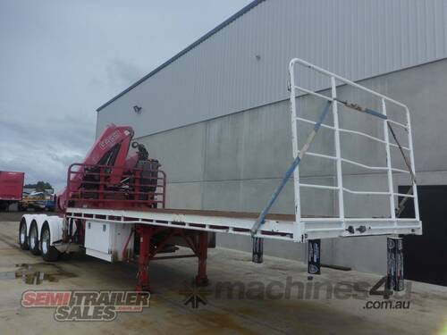 Vawdrey 12 Pallet A Trailer with Fassi Crane