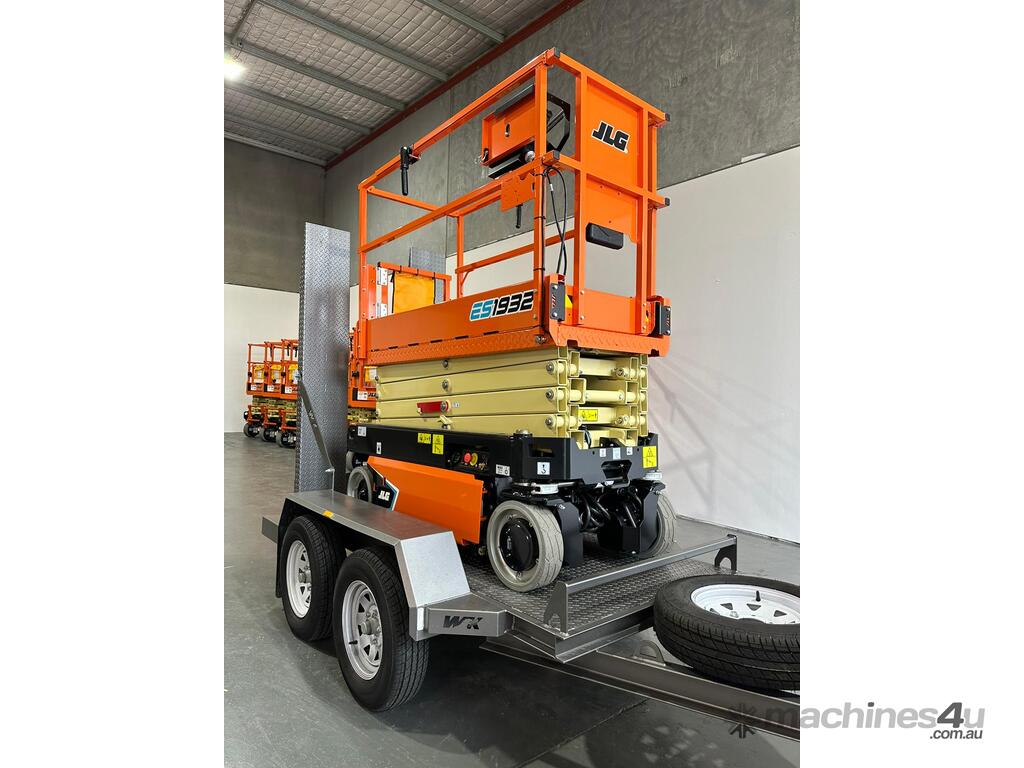 New 2023 jlg JLG ES1932 19 Electric Scissor lift Trailer Package In