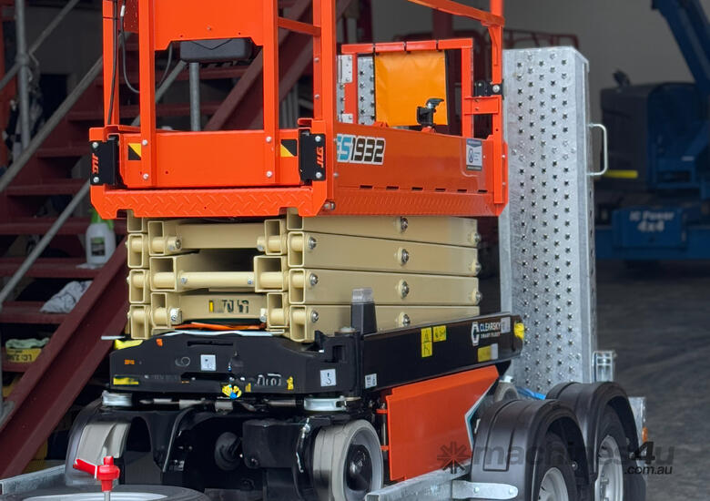 New JLG ES1932 19 Electric Scissor lift Trailer Package image 2