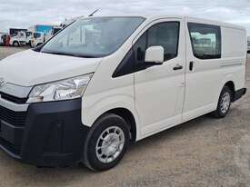 Toyota Hiace H30 - picture2' - Click to enlarge