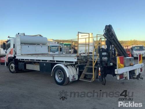 2013 Isuzu FH Flatbed Crane Truck