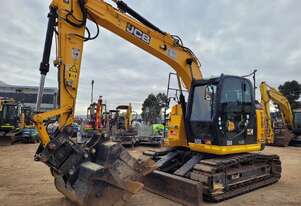 2018 JCB JZ140LC 15T EXCAVATOR WITH TILTING HITCH, BUCKETS, CIVIL SPEC AND 1930 HOURS