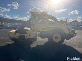 2011 Bomag BW 211 D-4 Vibratory Articulated Roller - picture2' - Click to enlarge